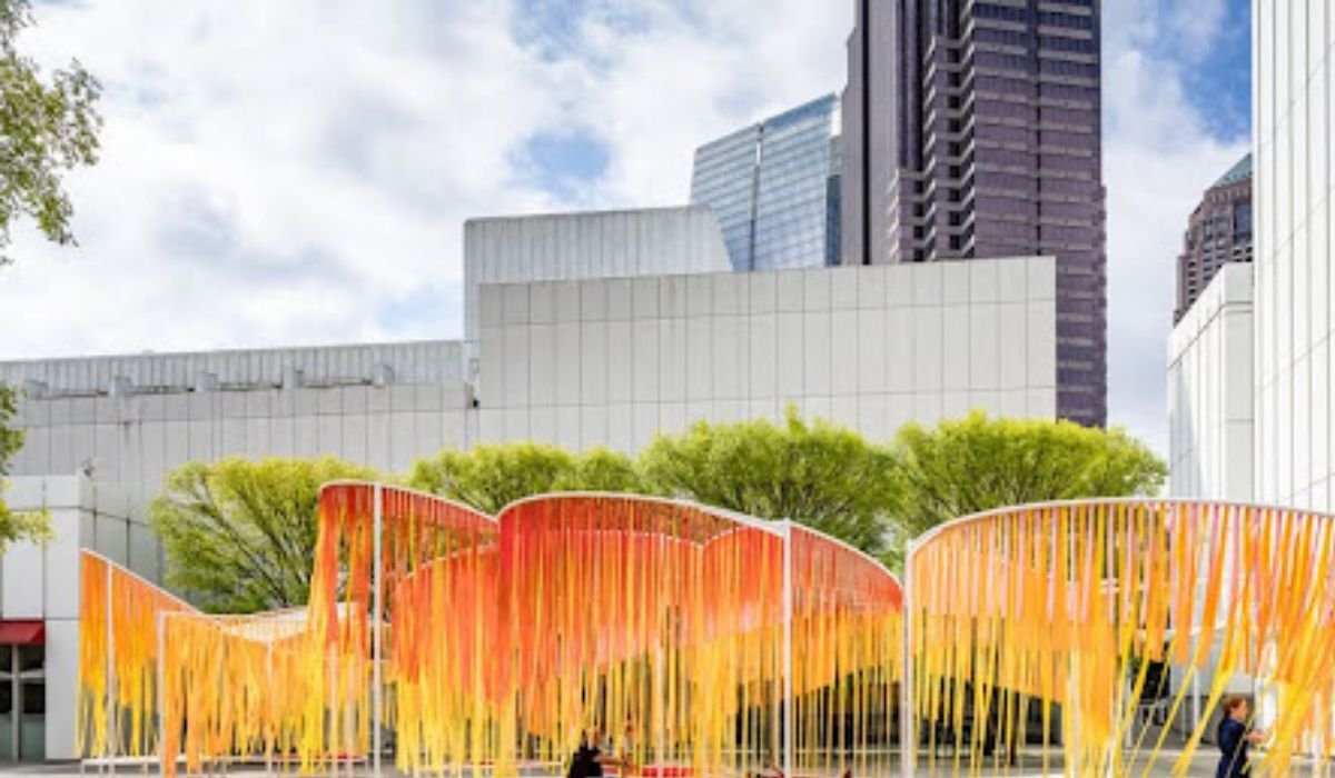 Contemporary Art in Public Urban Spaces