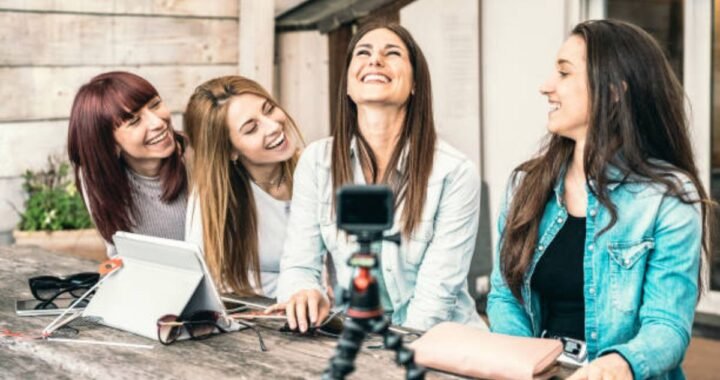 Internet Chicks: Your Ultimate Guide to Thriving as a Female Digital Creator and Entrepreneur