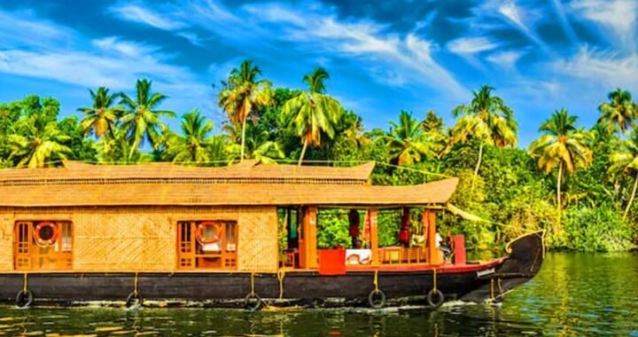 Why Choose a Cochin Munnar Alleppey Tour for Your Kerala Vacation
